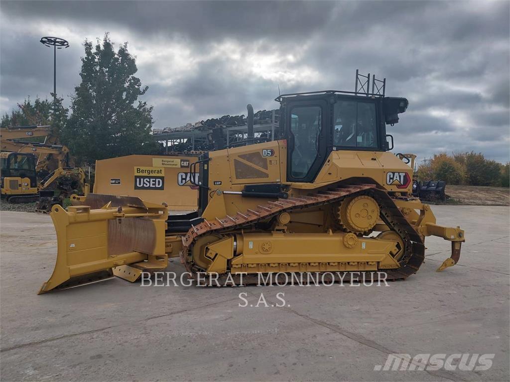 CAT D5 Dozers - Tratores rastos
