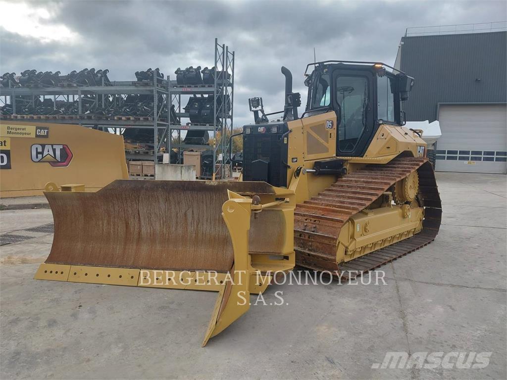 CAT D5 Dozers - Tratores rastos