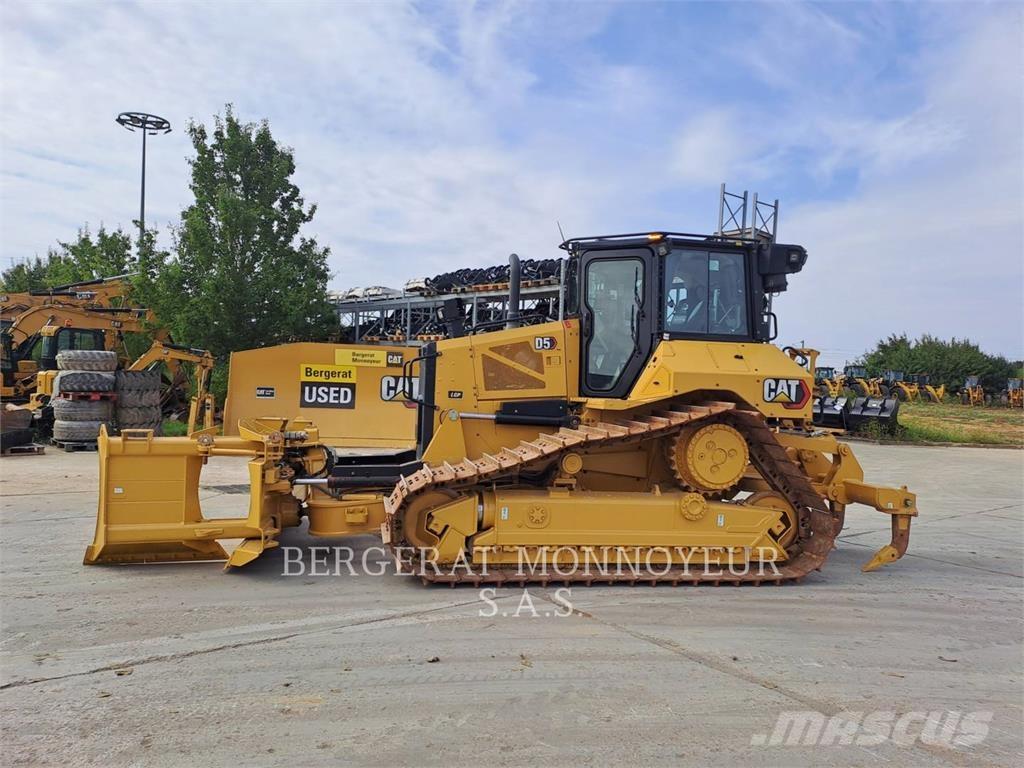 CAT D5 Dozers - Tratores rastos
