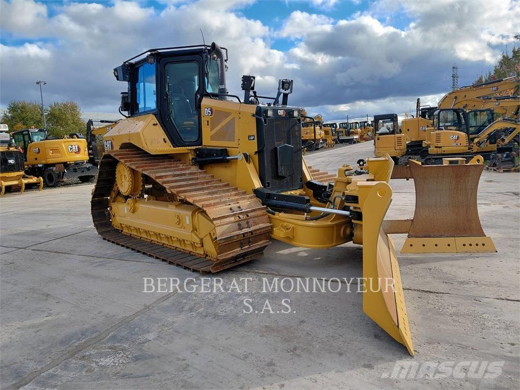CAT D5 Dozers - Tratores rastos