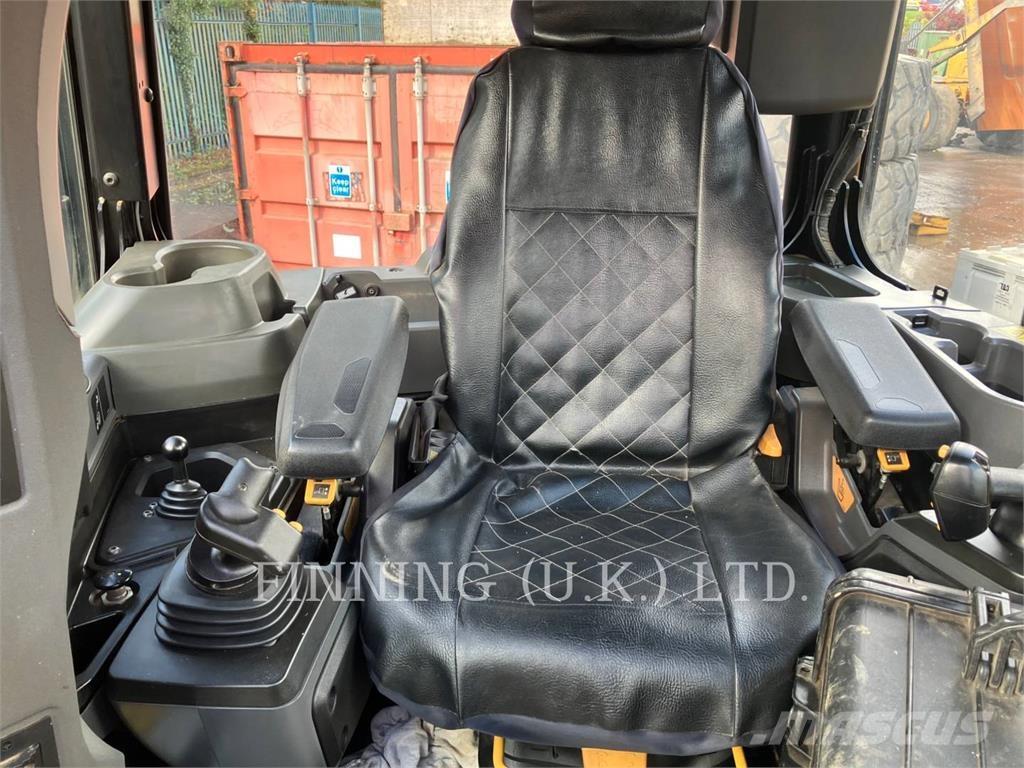 CAT D5-17 LGP Dozers - Tratores rastos