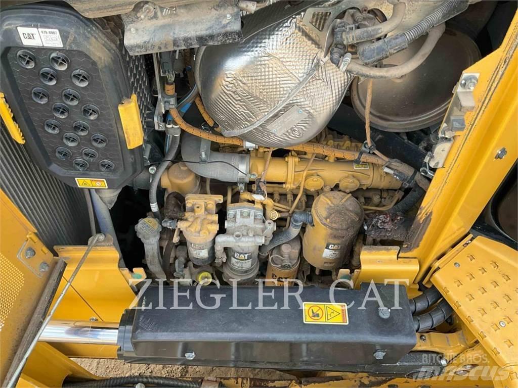 CAT D5-17LGP Dozers - Tratores rastos