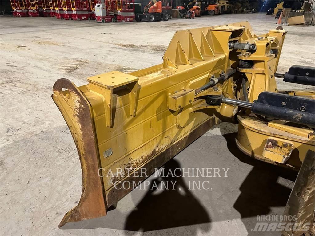 CAT D5-17VP Dozers - Tratores rastos