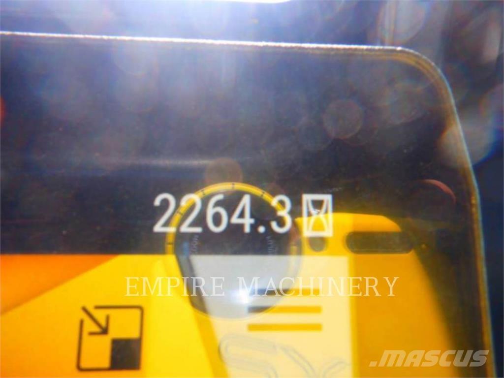 CAT D5-17VPWHA Dozers - Tratores rastos