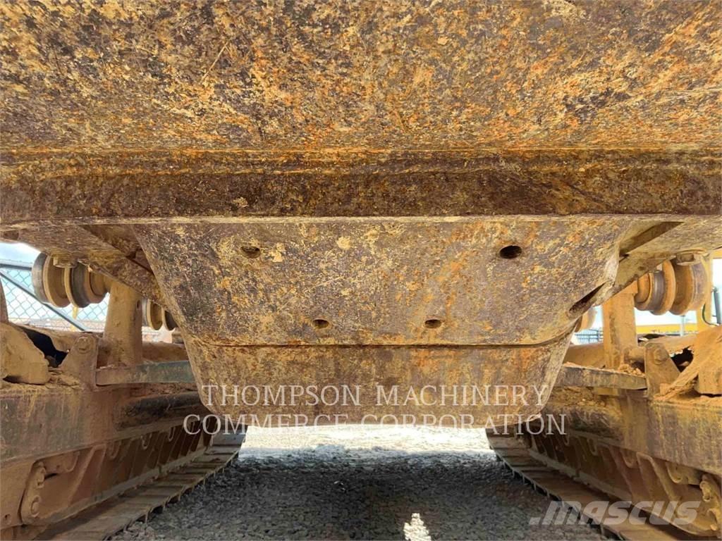 CAT D5B Dozers - Tratores rastos