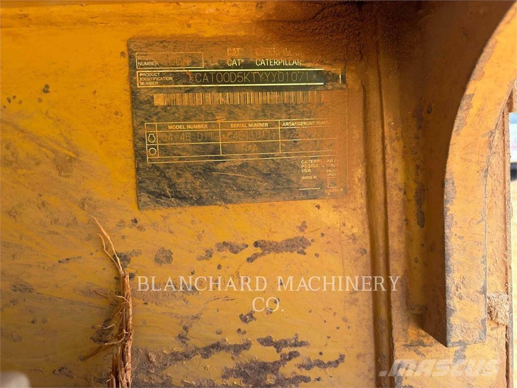 CAT D5K LGP Dozers - Tratores rastos
