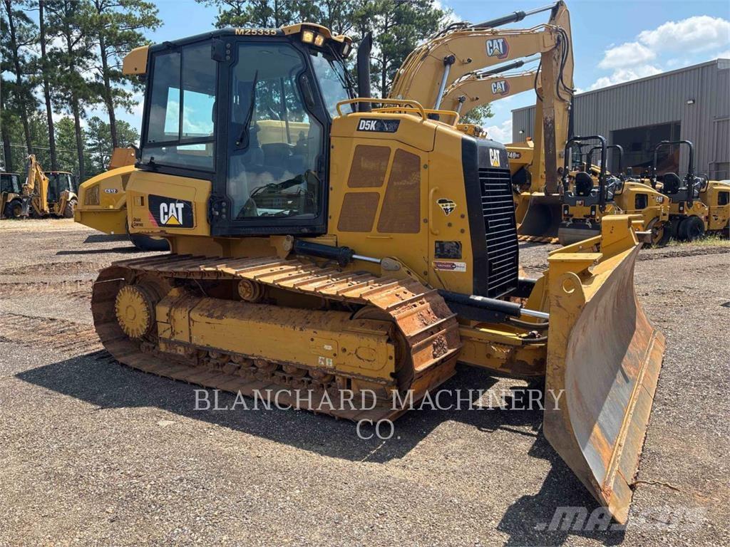 CAT D5K2 LGP Dozers - Tratores rastos