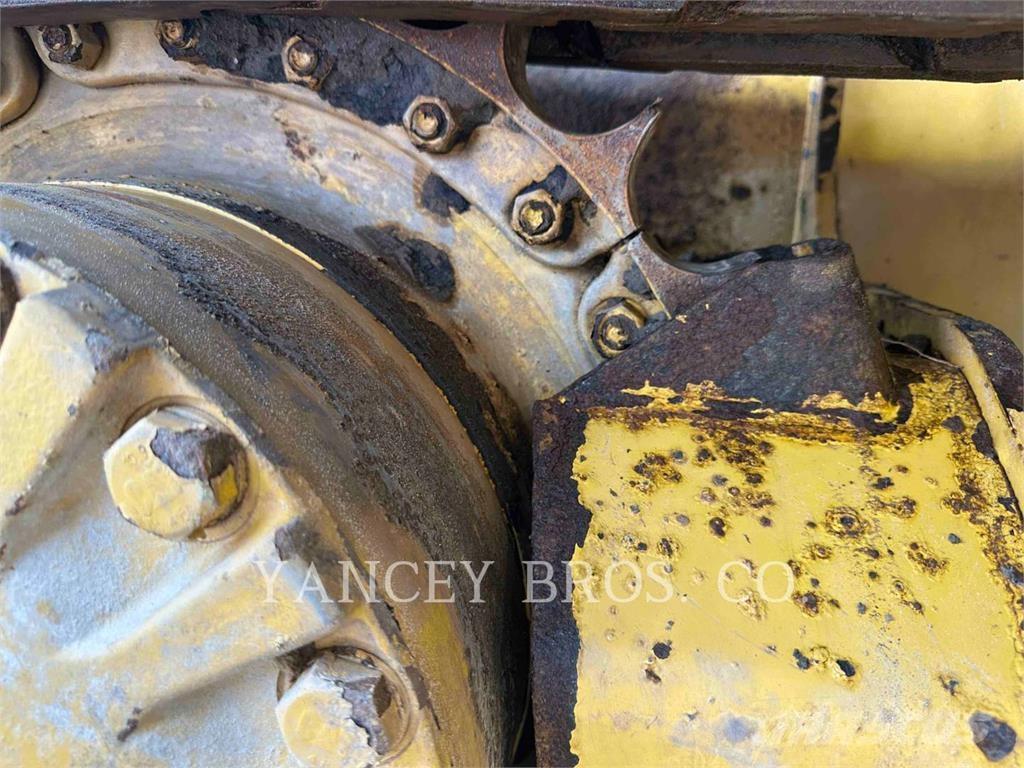 CAT D5K2LGP Dozers - Tratores rastos