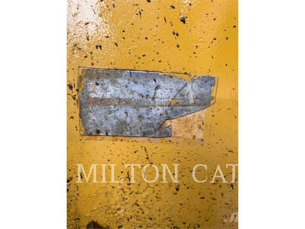 CAT D5NLGP Dozers - Tratores rastos