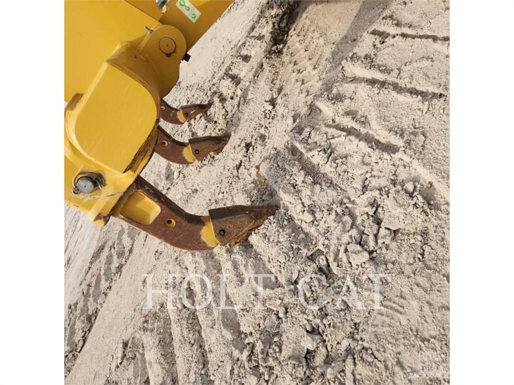 CAT D6 Dozers - Tratores rastos