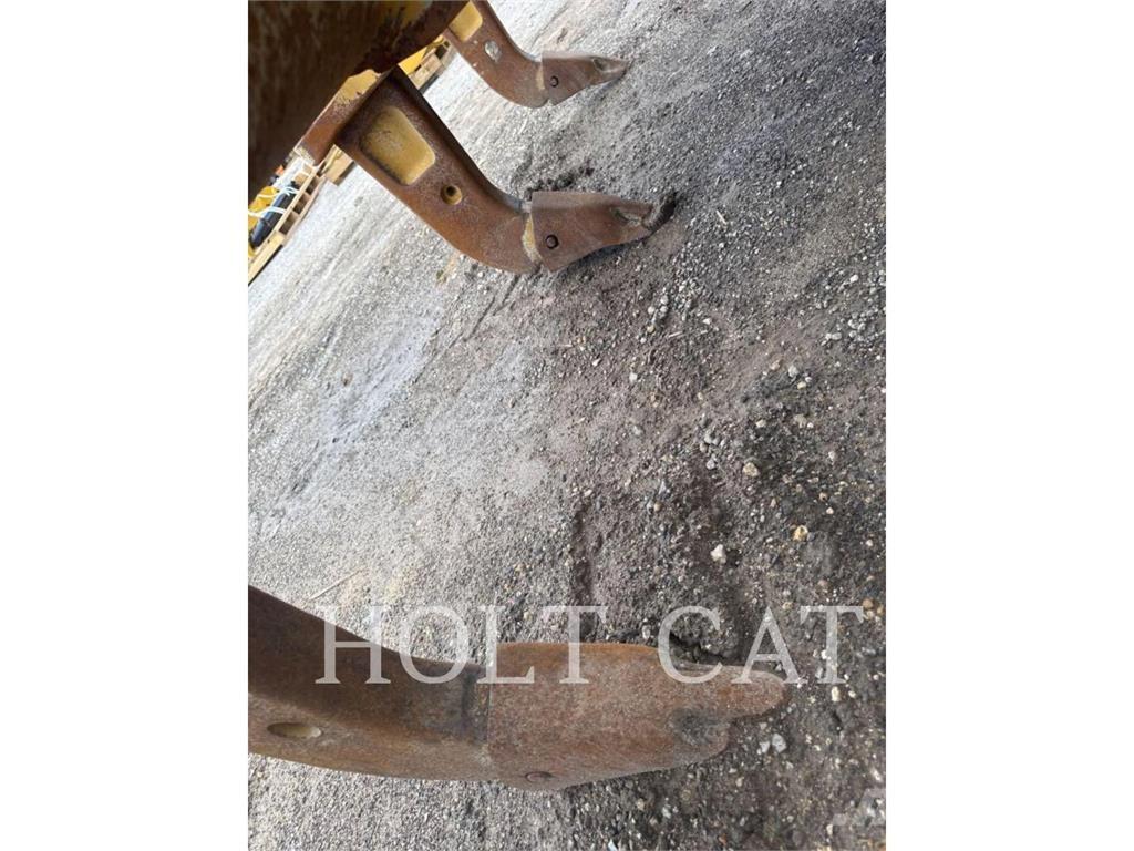 CAT D6 Dozers - Tratores rastos