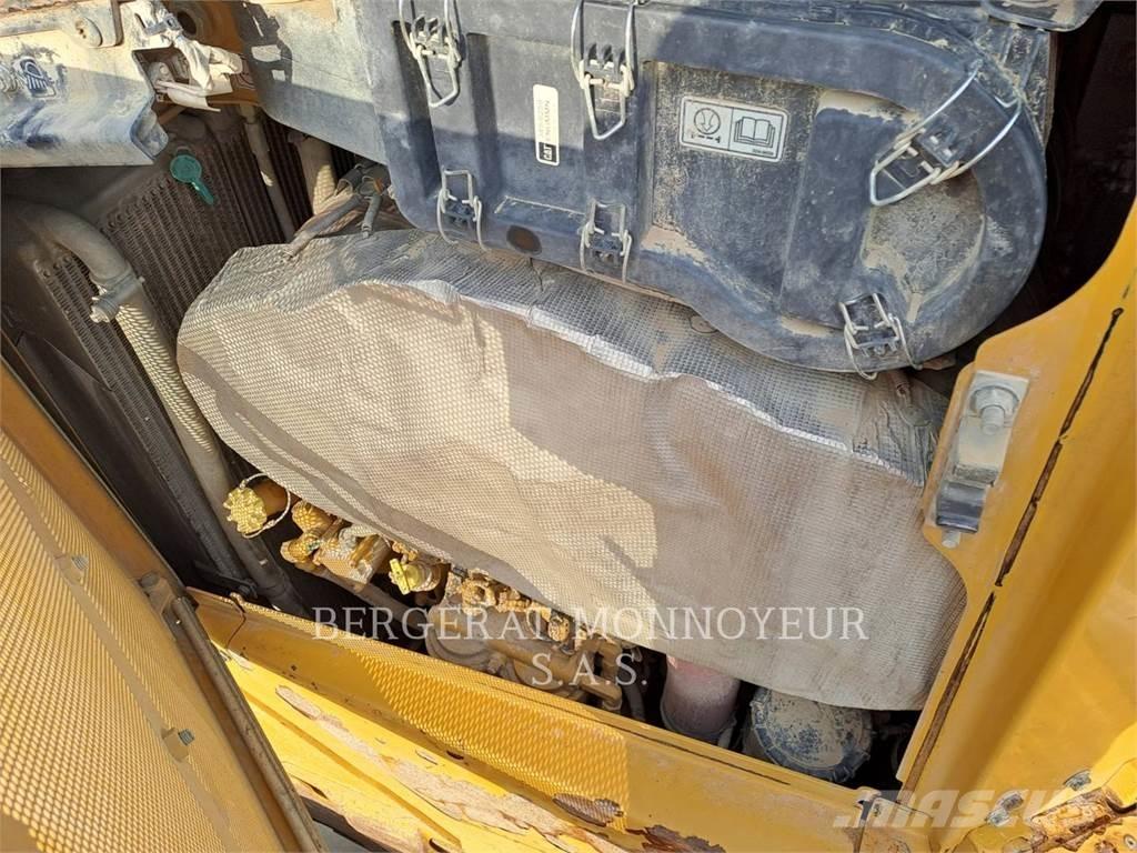 CAT D6 XE Dozers - Tratores rastos