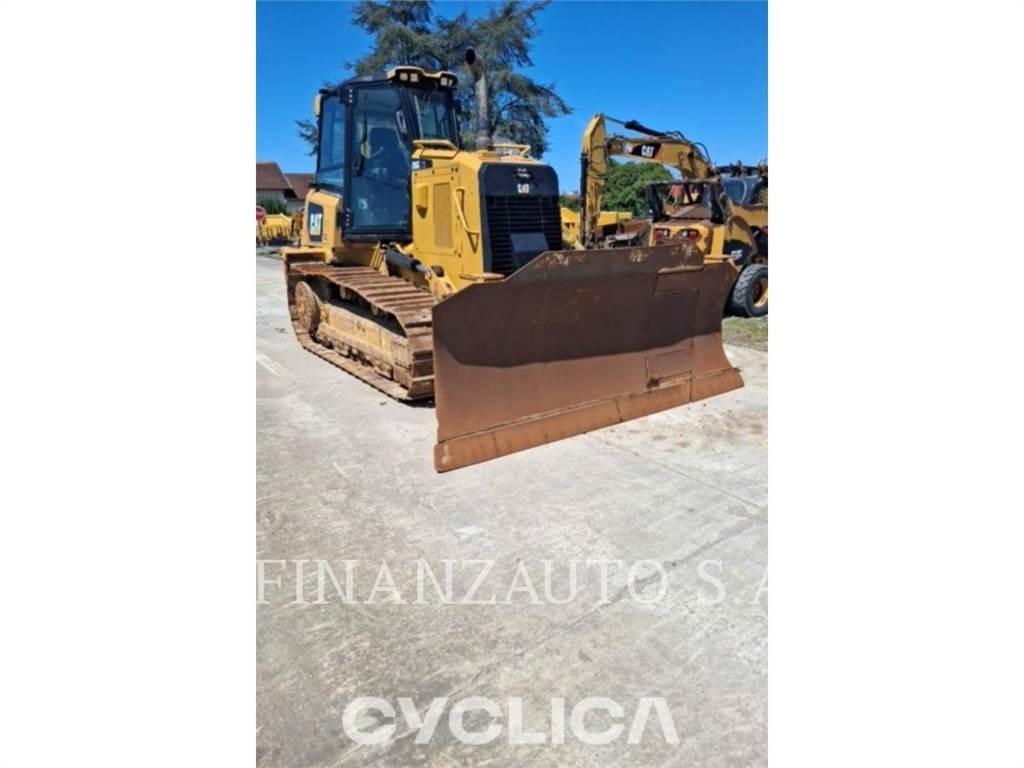 CAT D6K Dozers - Tratores rastos