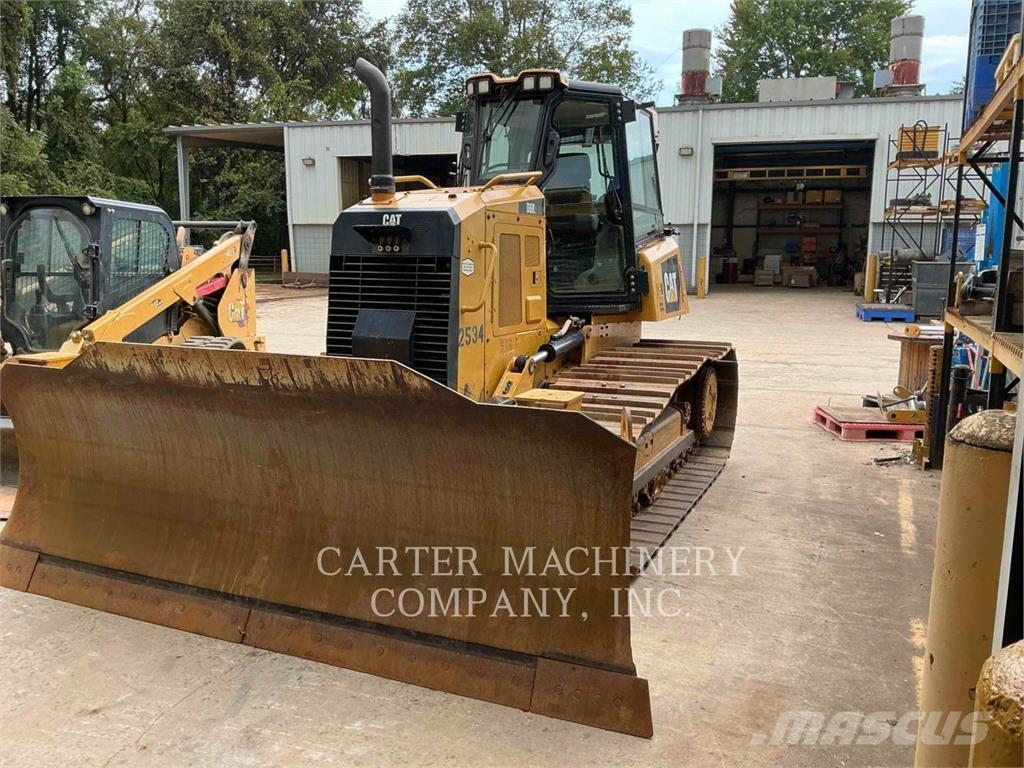 CAT D6K2 LGP Dozers - Tratores rastos