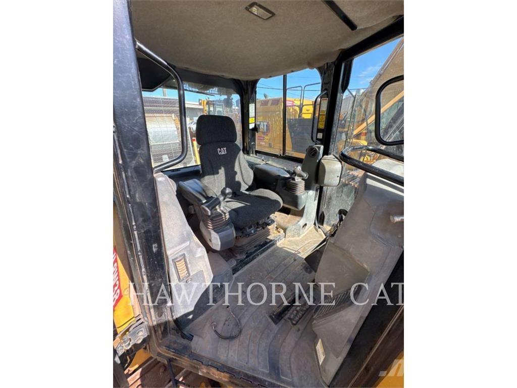 CAT D6K2XL GCS Dozers - Tratores rastos