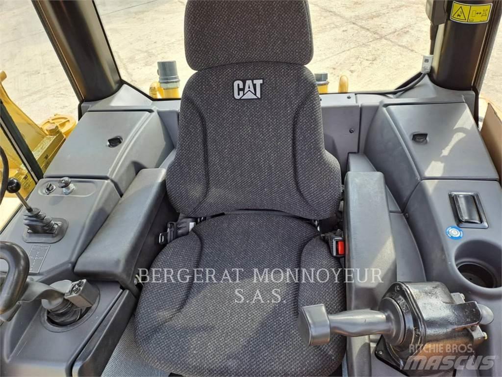 CAT D6NLGP Dozers - Tratores rastos