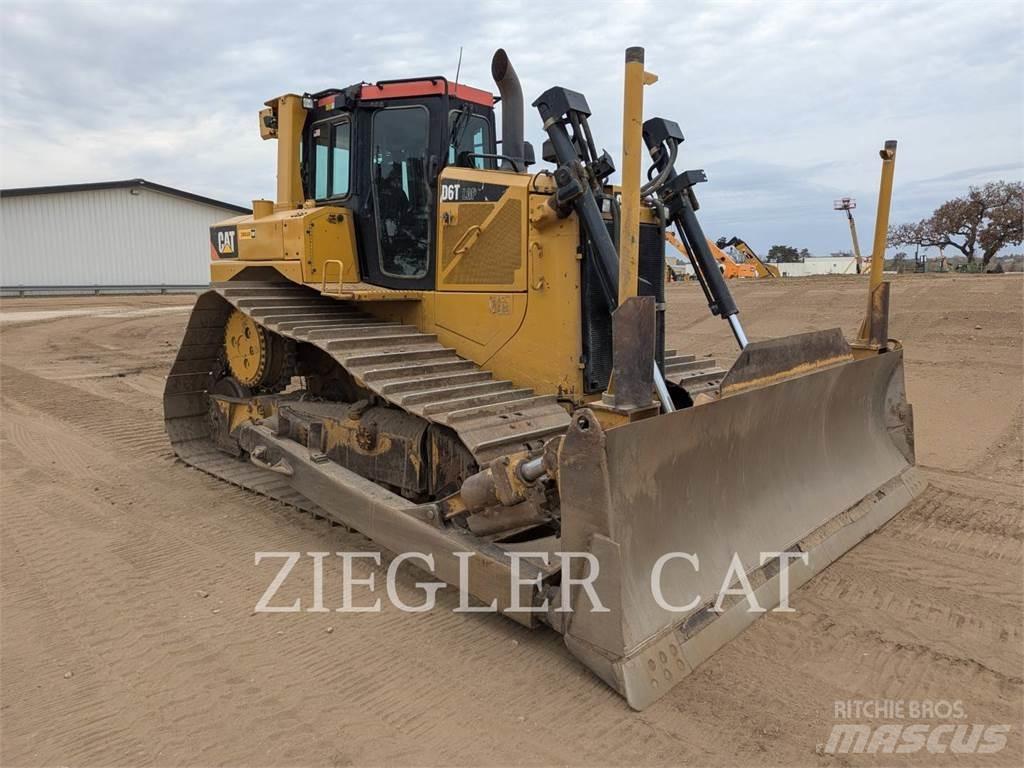 CAT D6T Dozers - Tratores rastos
