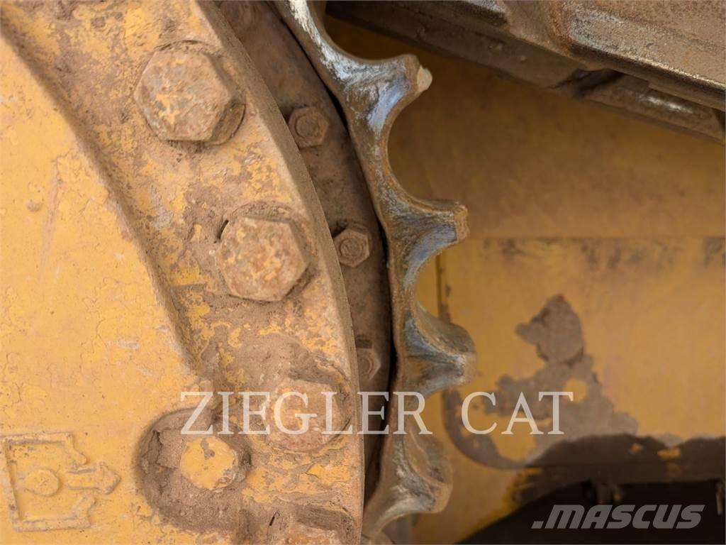 CAT D6T Dozers - Tratores rastos