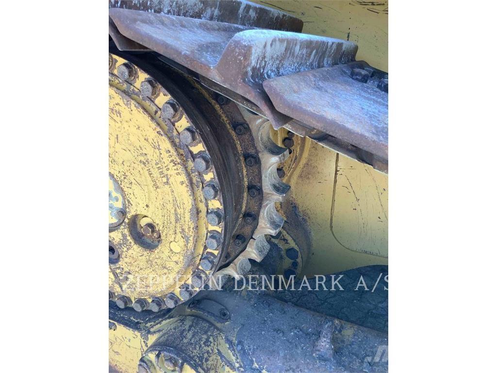 CAT D6T Dozers - Tratores rastos