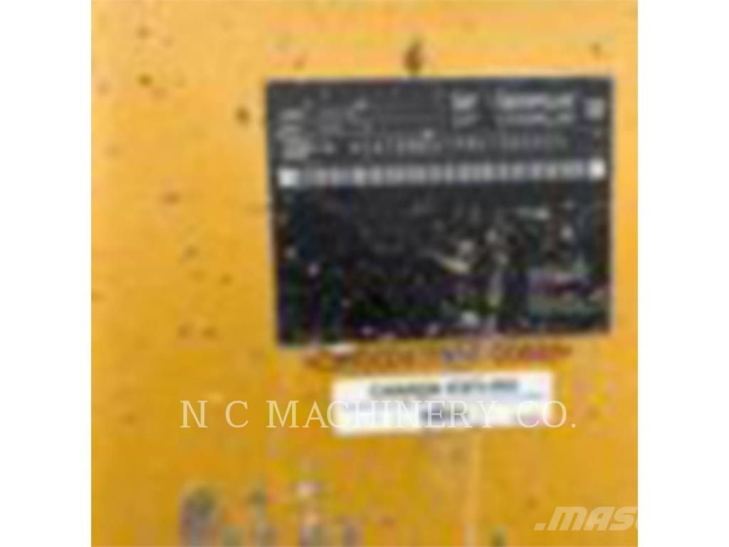 CAT D6T LGPVP Dozers - Tratores rastos