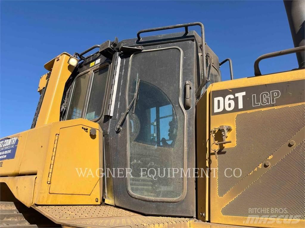 CAT D6T LGPVPT Dozers - Tratores rastos