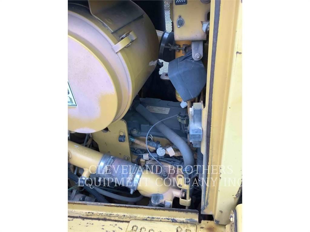 CAT D6T XW Dozers - Tratores rastos