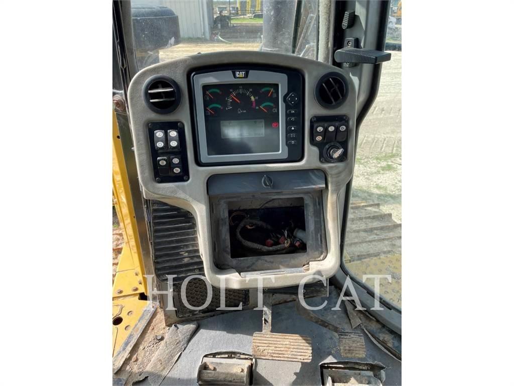 CAT D6T XWVPRI Dozers - Tratores rastos