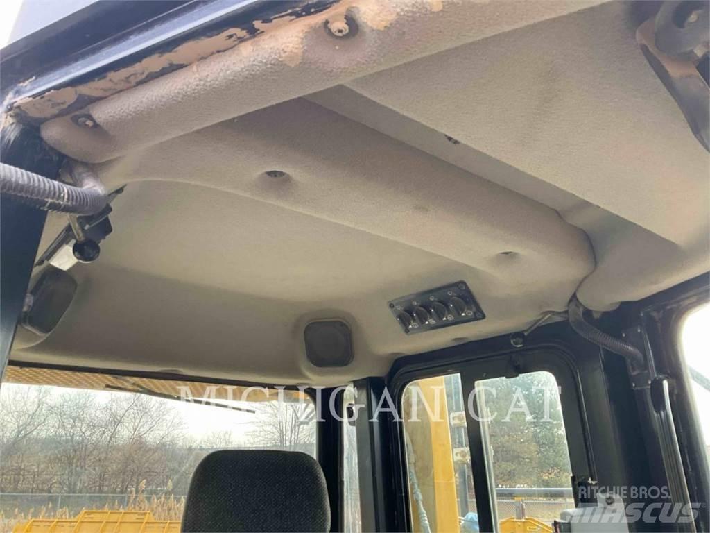 CAT D6TL AHZ24F Dozers - Tratores rastos