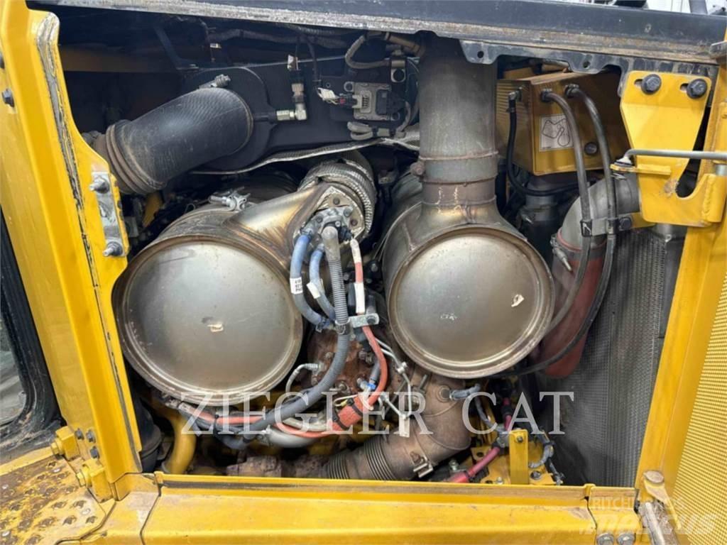 CAT D6XE Dozers - Tratores rastos
