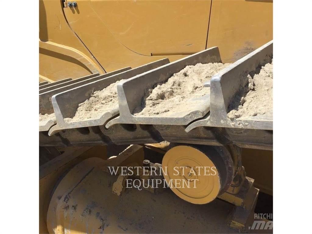 CAT D7 Dozers - Tratores rastos