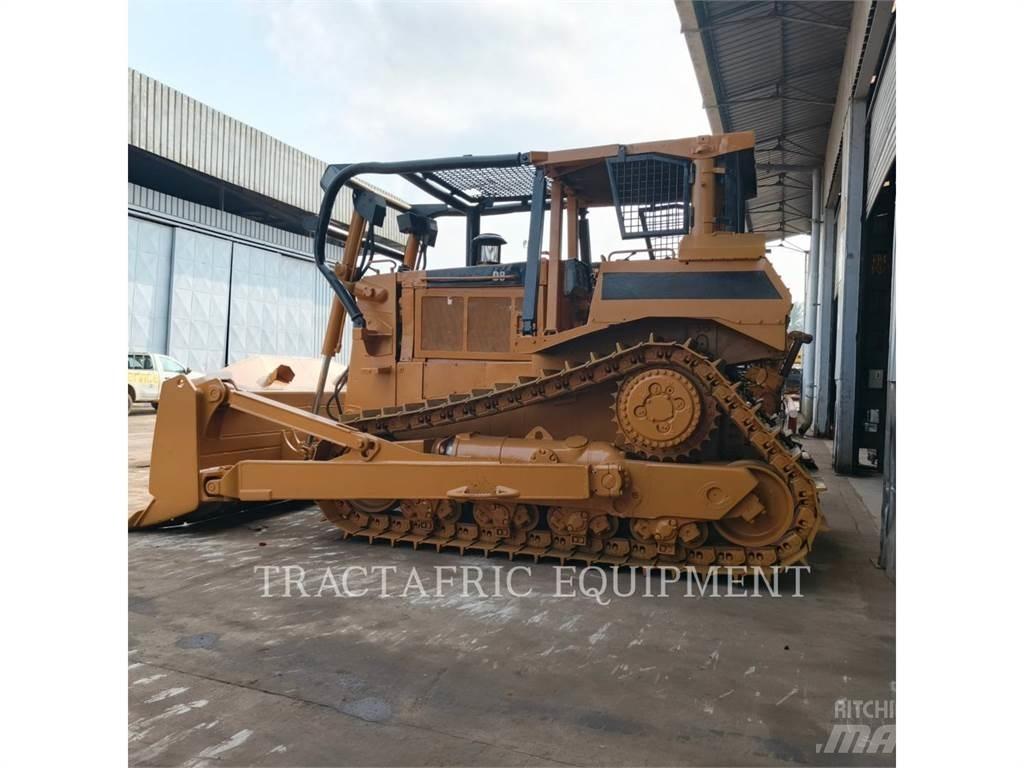 CAT D8N Dozers - Tratores rastos