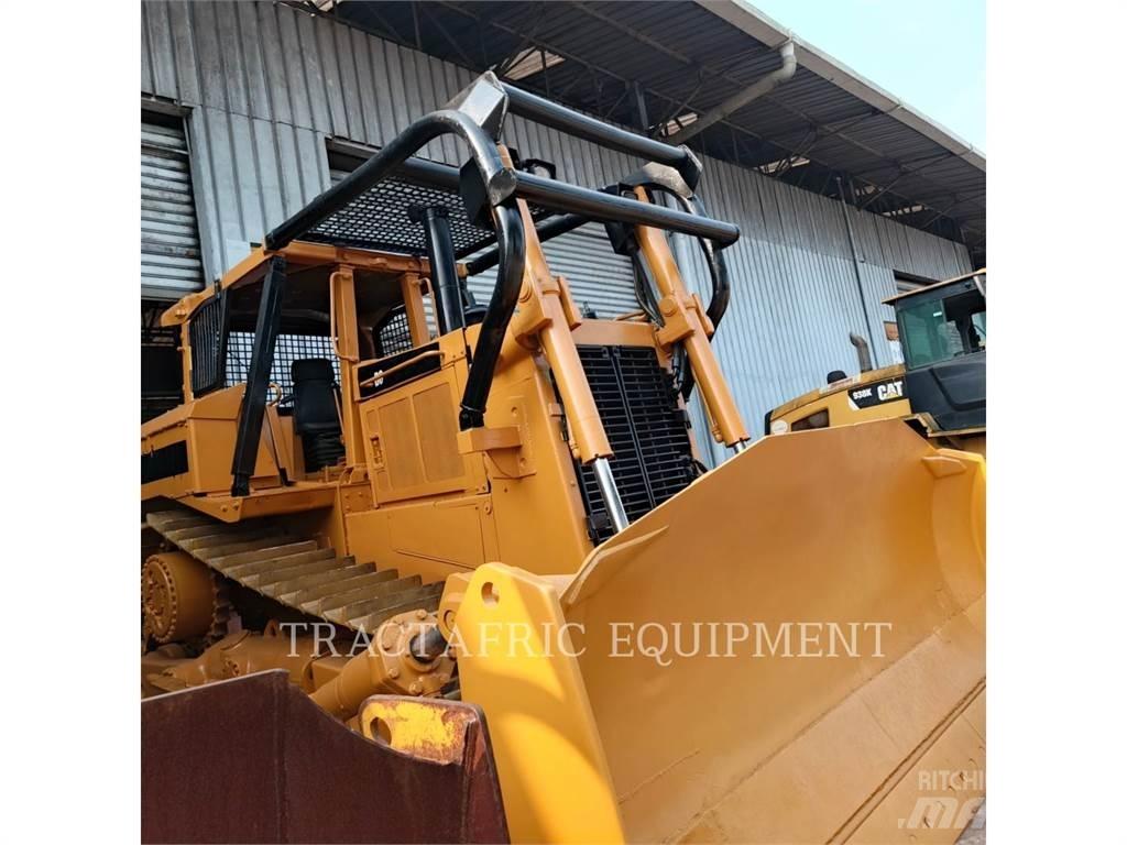 CAT D8N Dozers - Tratores rastos