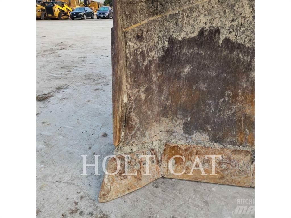 CAT D8T Dozers - Tratores rastos