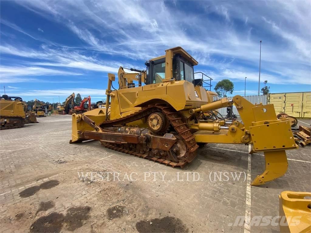 CAT D8T Dozers - Tratores rastos