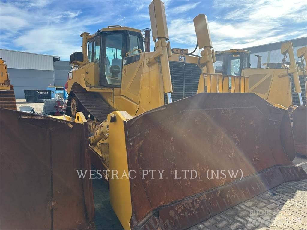 CAT D8T Dozers - Tratores rastos
