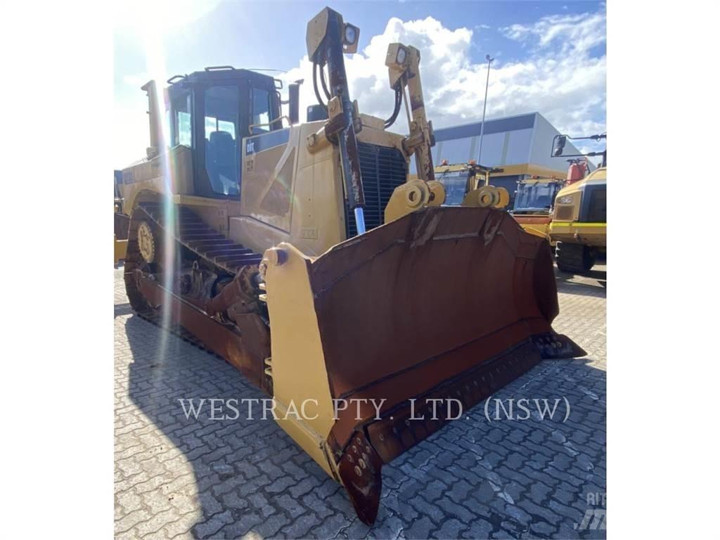 CAT D8T Dozers - Tratores rastos