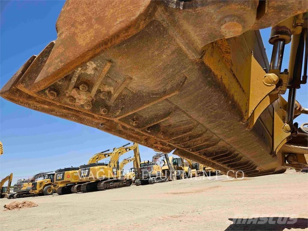 CAT D8T Dozers - Tratores rastos