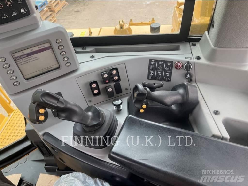 CAT D8T Dozers - Tratores rastos