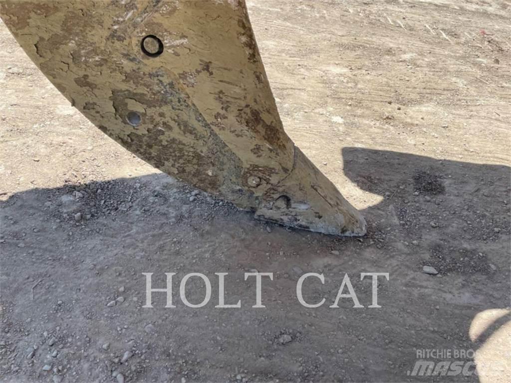 CAT D8T Dozers - Tratores rastos