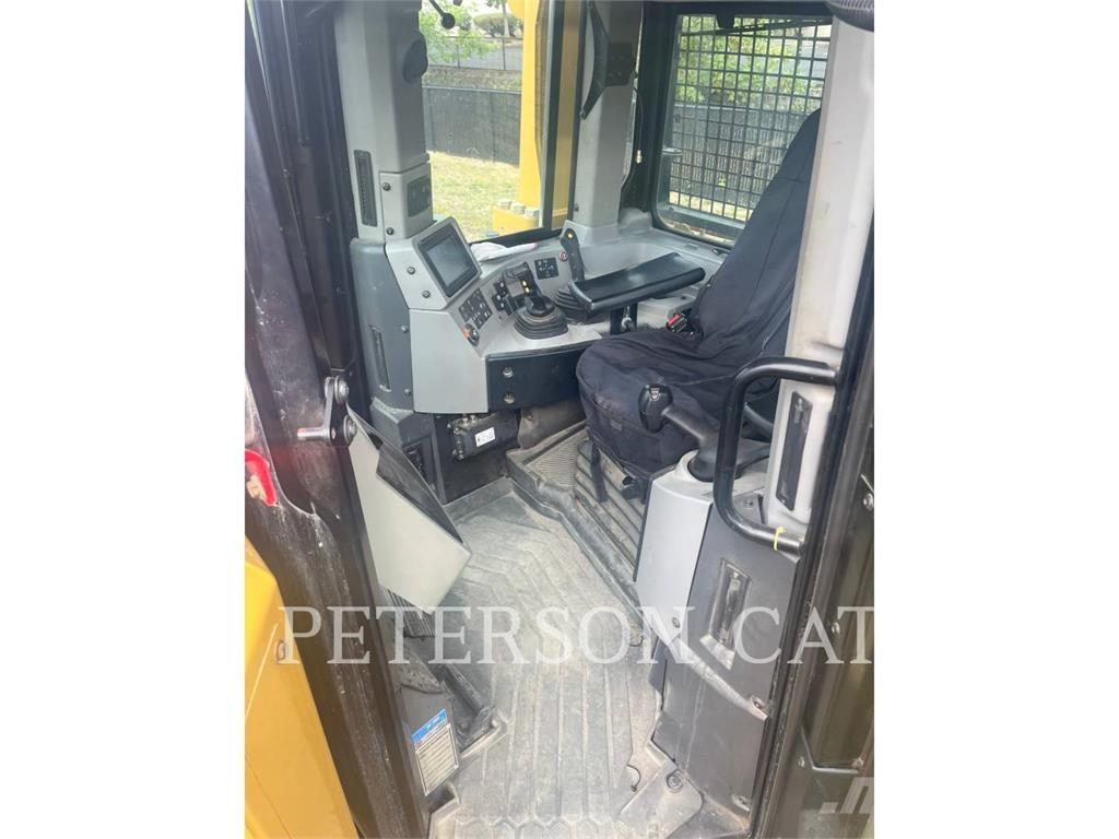 CAT D8T Dozers - Tratores rastos