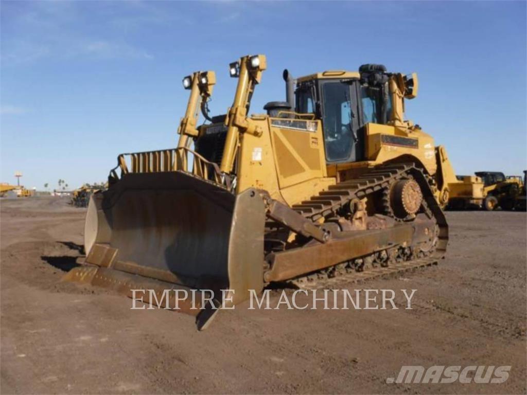 CAT D8T Dozers - Tratores rastos