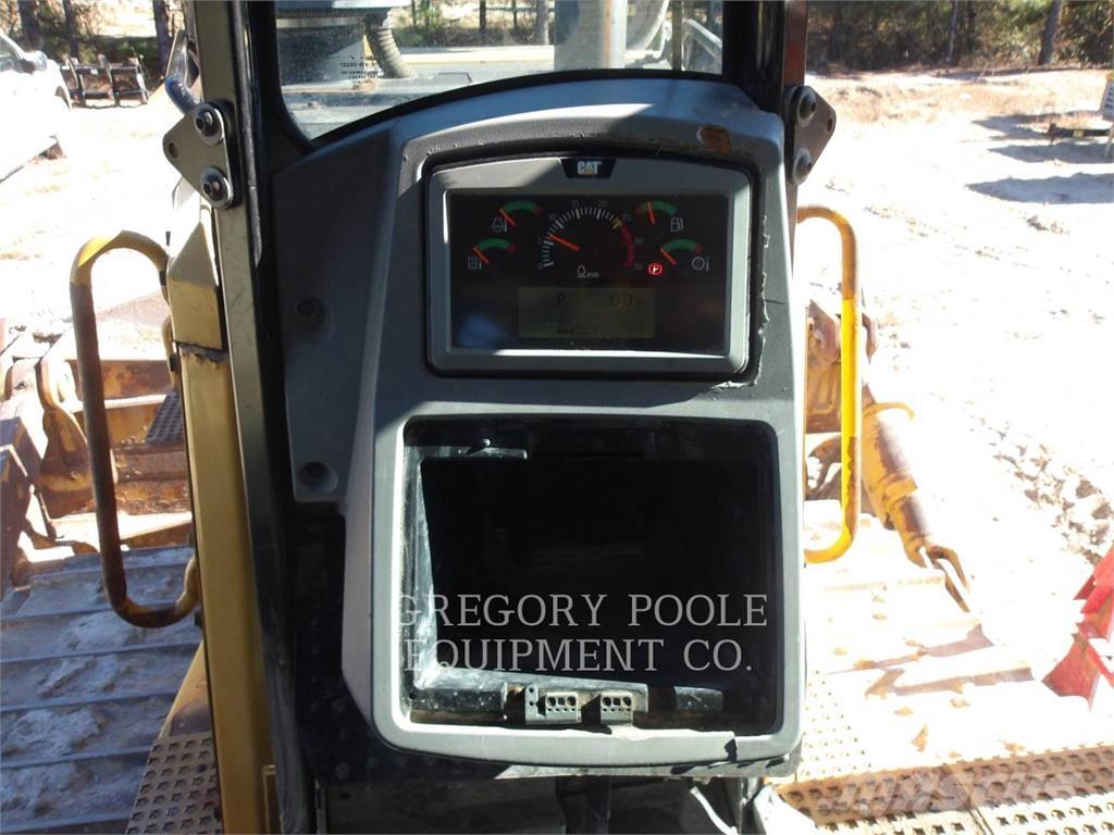 CAT D8T Dozers - Tratores rastos