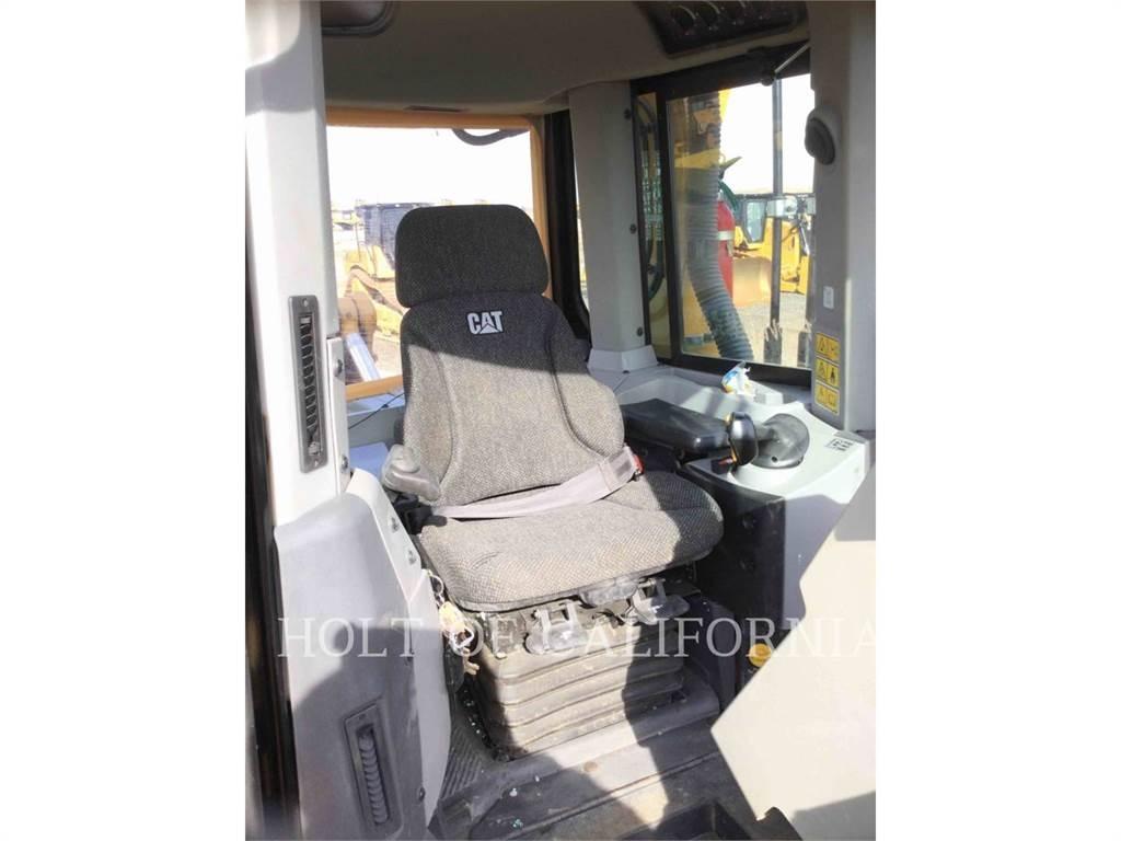 CAT D8T 3W Dozers - Tratores rastos