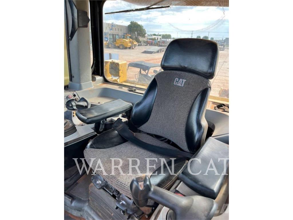 CAT D8T 4XLARO Dozers - Tratores rastos