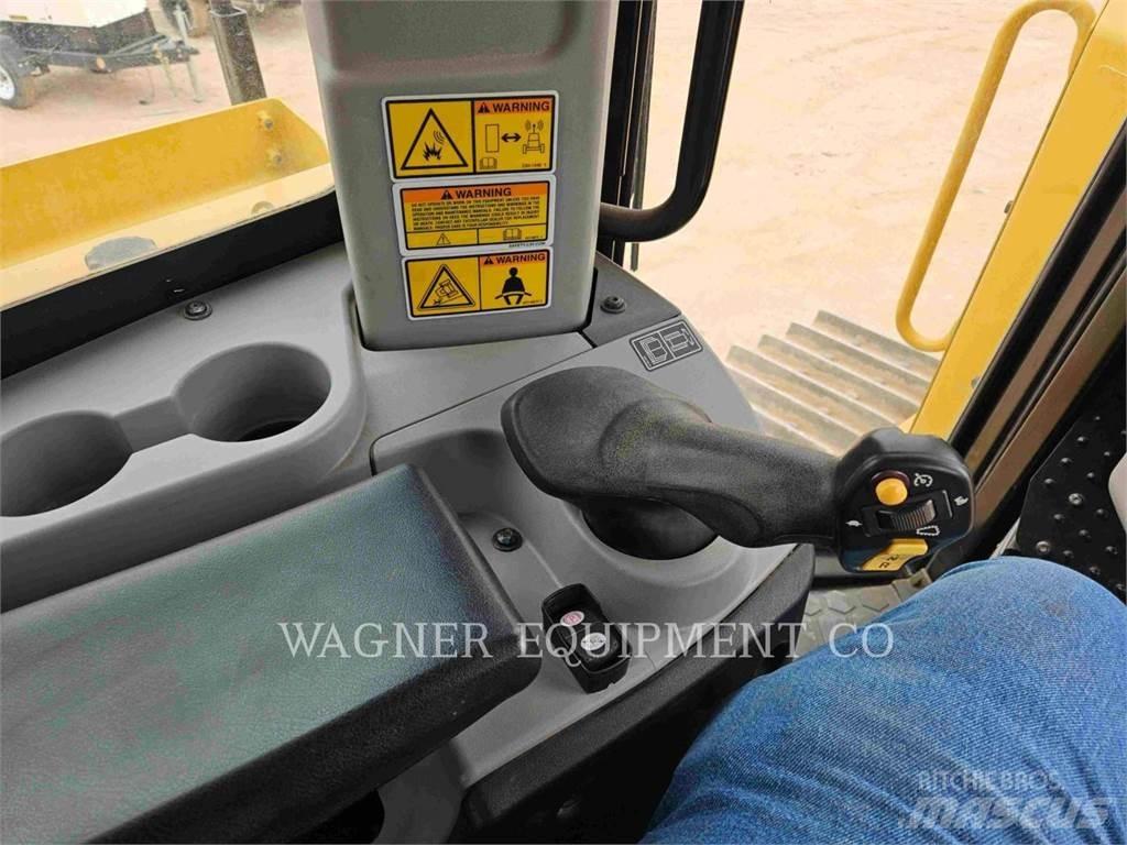 CAT D8T AW Dozers - Tratores rastos