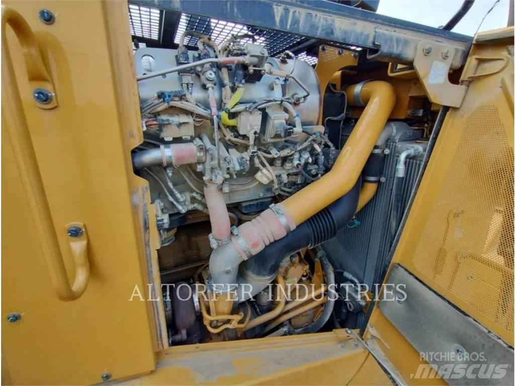 CAT D8T R Dozers - Tratores rastos
