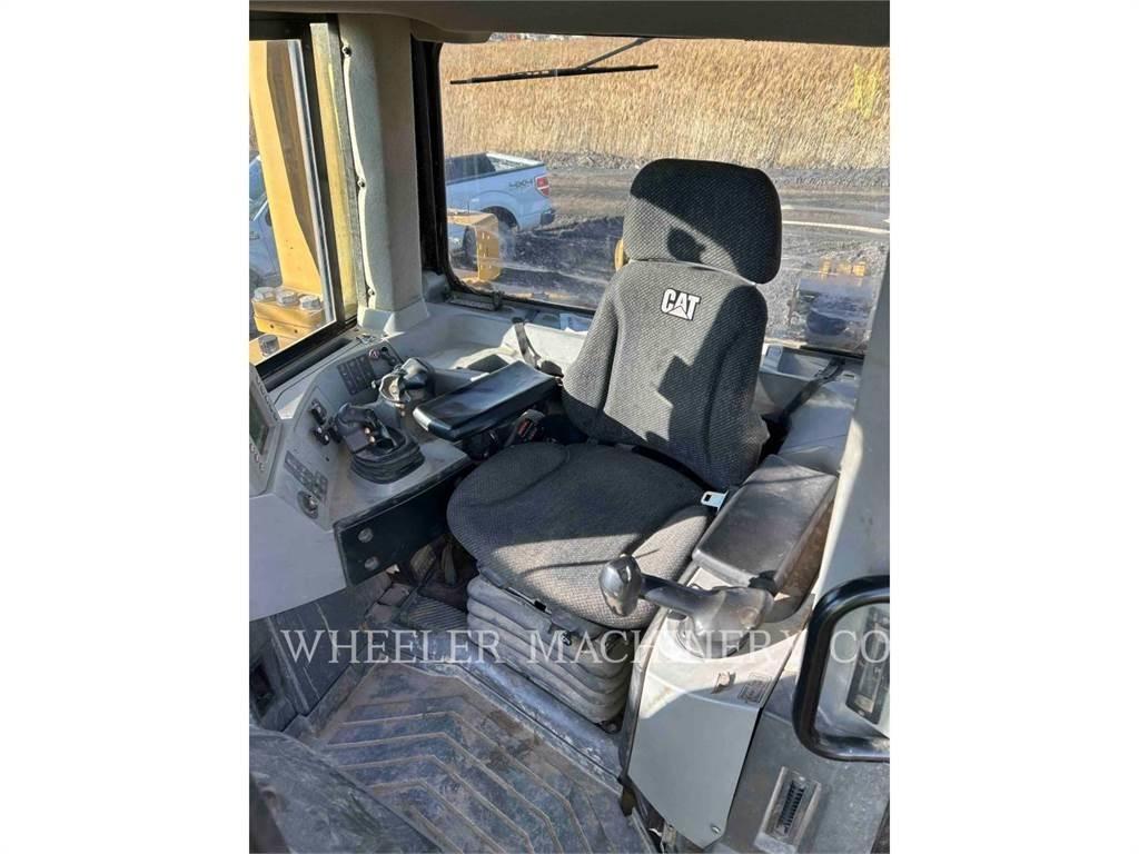 CAT D8T SU Dozers - Tratores rastos