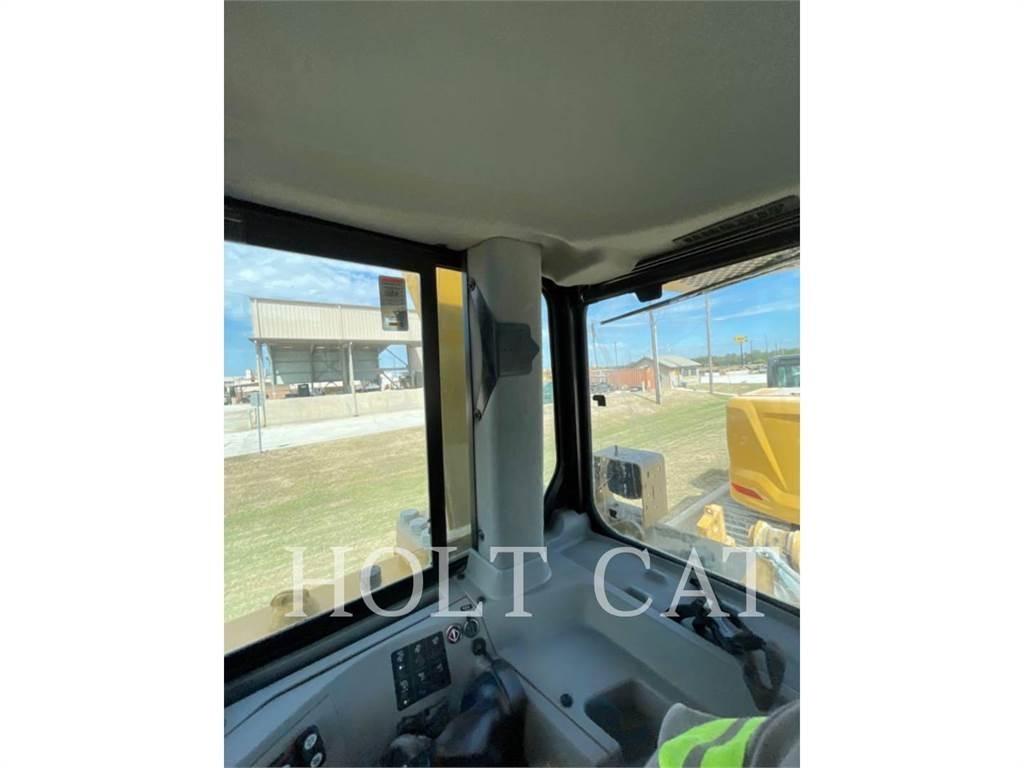 CAT D8T WHA Dozers - Tratores rastos
