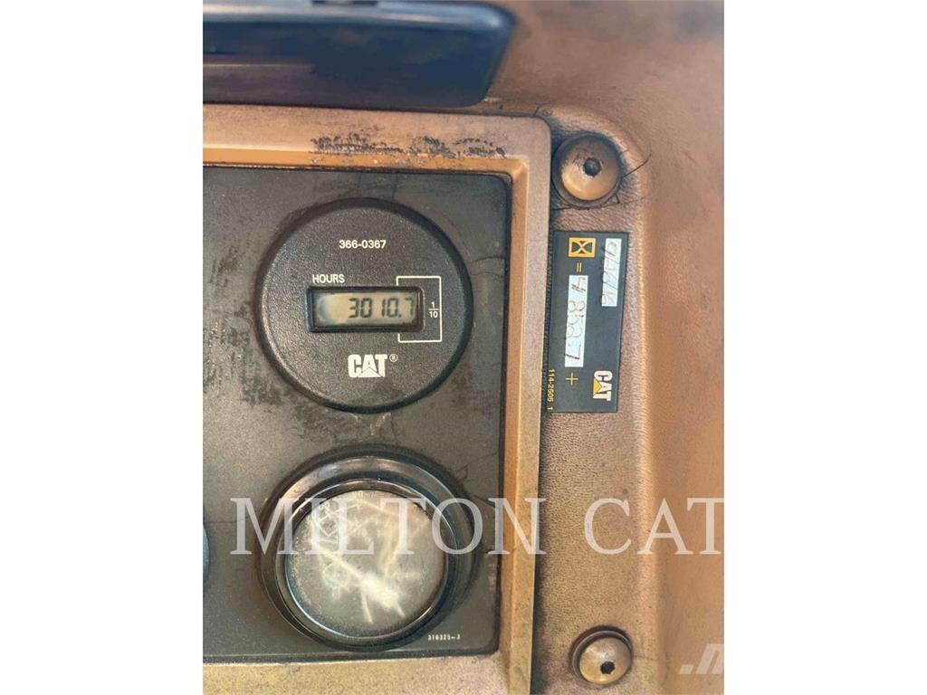 CAT D9N Dozers - Tratores rastos