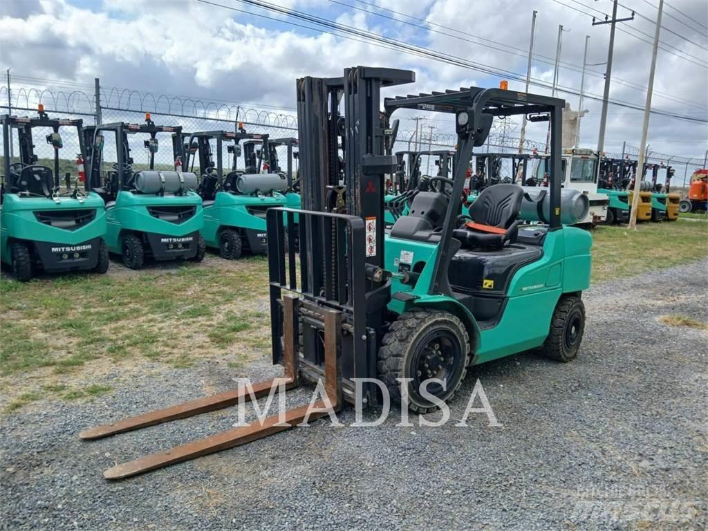 CAT FG30N5-GLE Empilhadores - Outros